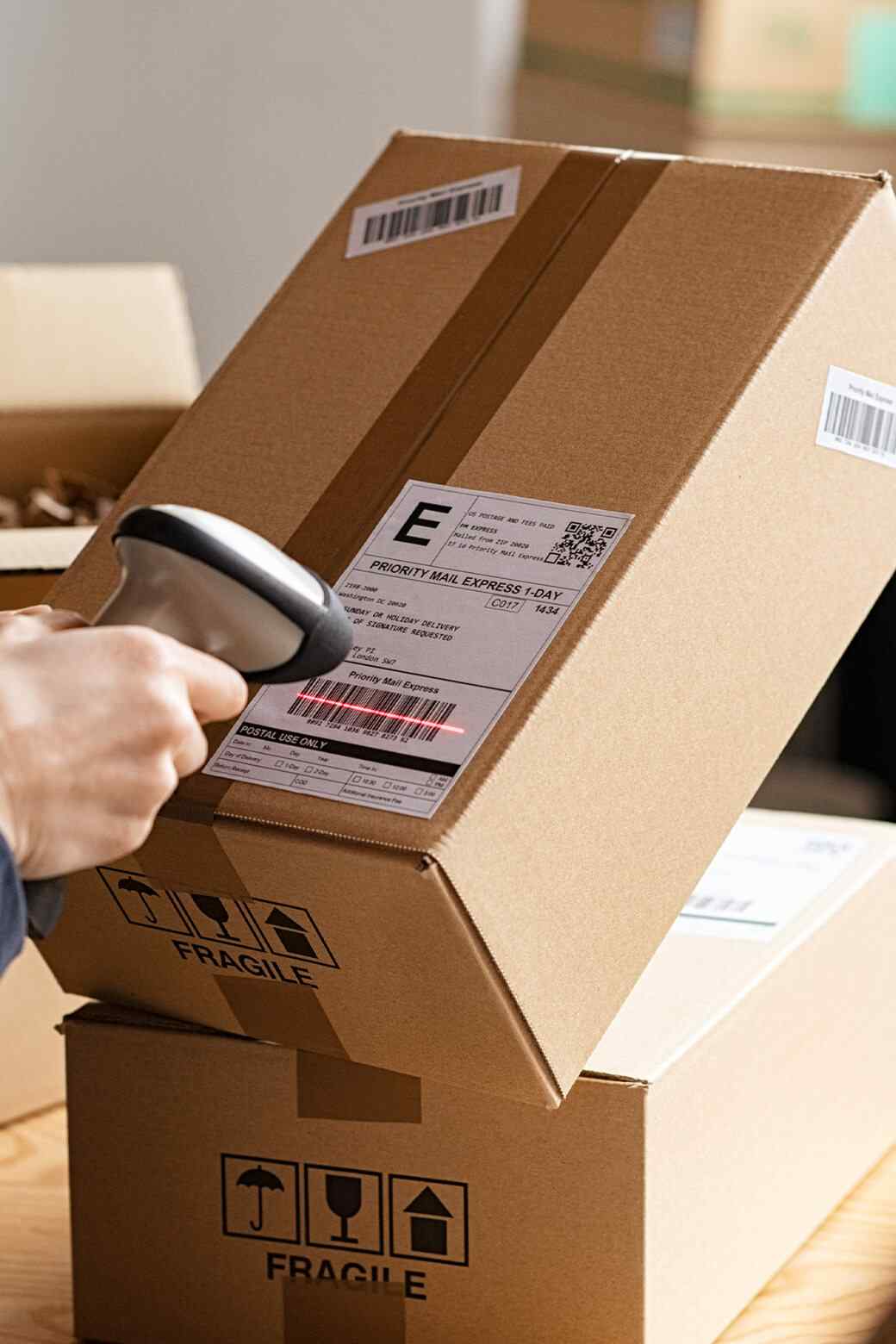 https://expresslylogistic.com/wp-content/uploads/2025/03/card_03_home_04.jpg